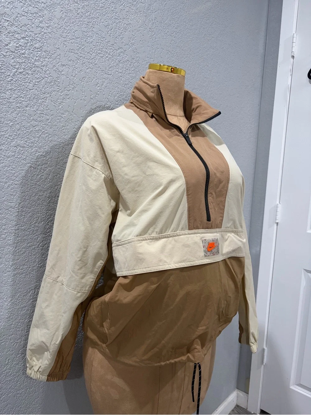 Woman Two-Tone Beige and Cream Utility Sling Bag